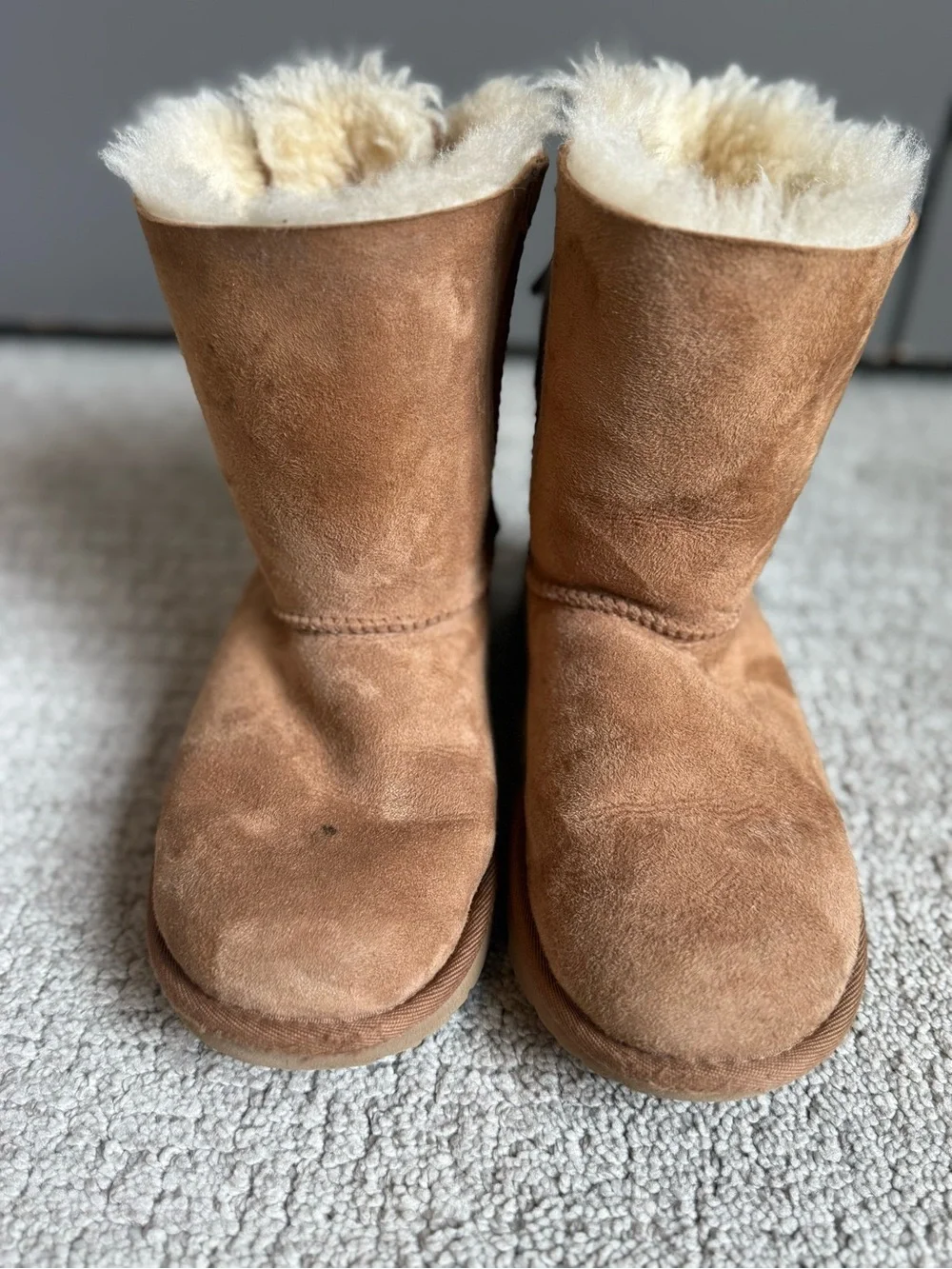 UGG Bailey Bow II Chestnut Suede Shearling Boots Double Bow Girls Size 4